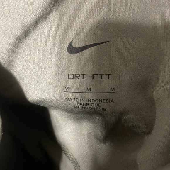 Nike Olive Green Bike Shorts - Picture 3 of 6